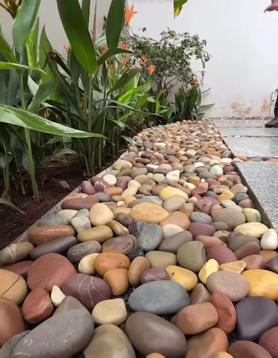 Natural River mix stone pebbels