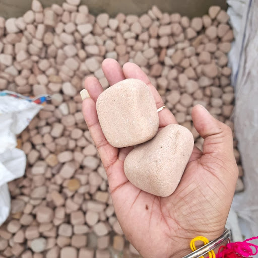 Dholpur pink pebbles size 1 to 4 inch